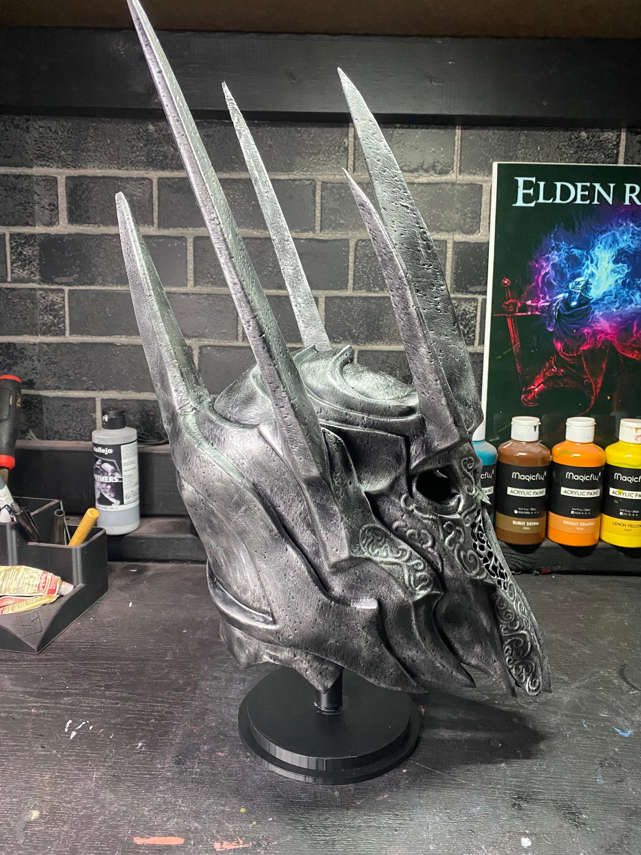 Lord of the Rings -Sauron - Wearable Helmet / Display