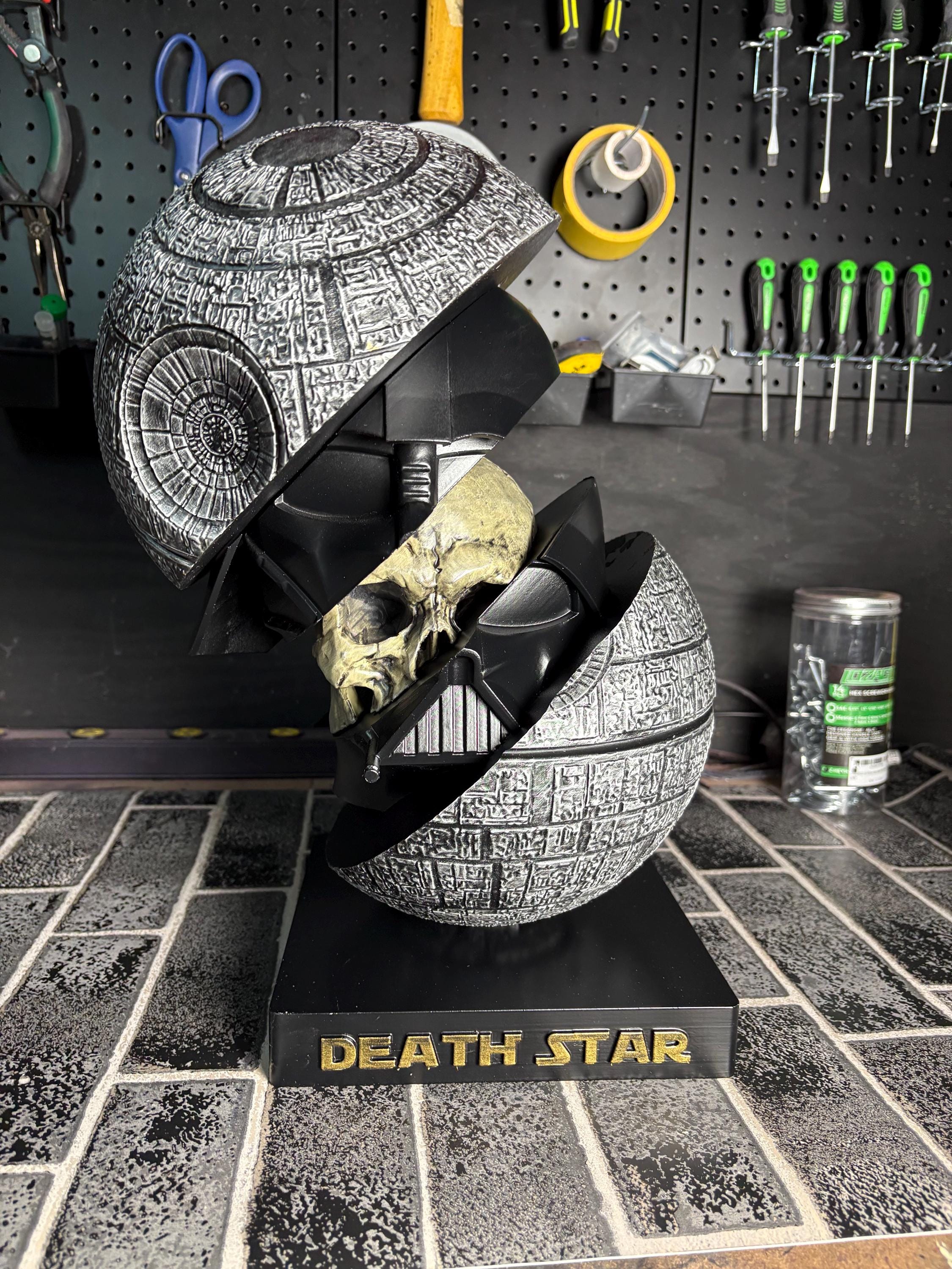 Darth Vader - DeathStar Statue - Starwars Display