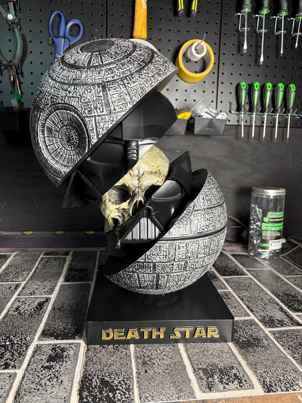 Darth Vader - DeathStar Statue - Starwars Display
